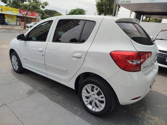 RENAULT SANDERO 1.0 12V SCE FLEX ZEN MANUAL RENAULT SANDERO 1.0 12V SCE FLEX ZEN MANUAL